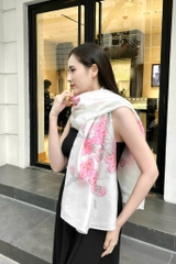 Khăn lụa tơ tằm vẽ tay hoa đào – Quà tặng thủ công Việt Nam cao cấp