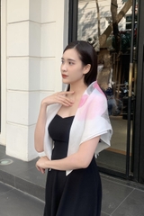 KHĂN LỤA TƠ TẰM VẼ TAY VUÔNG – VẼ HOA HỒNG HỒNG - QUÀ TẶNG VĂN HÓA VIỆT