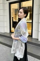 Khăn lụa tơ tằm vẽ tay hoa cẩm tú cầu – Quà tặng thủ công Việt Nam