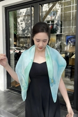 KHĂN LỤA TƠ TẰM VẼ TAY VUÔNG – VẼ HỌA TIẾT THIÊN NHIÊN - QUÀ TẶNG VĂN HÓA VIỆT