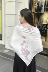 KHĂN LỤA TƠ TẰM VẼ TAY VUÔNG – VẼ HOA ĐÀO RƠI - QUÀ TẶNG VĂN HÓA VIỆT