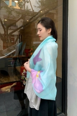 Khăn lụa tơ tằm vẽ tay hoa sen tím – Quà tặng thủ công cao cấp