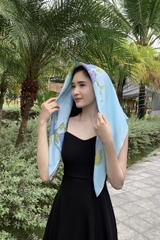 KHĂN LỤA TƠ TẰM VẼ TAY VUÔNG – VẼ HOA MUỐNG BIỂN - QUÀ TẶNG VĂN HÓA VIỆT