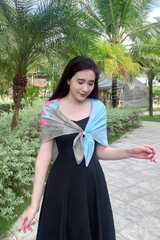 KHĂN LỤA TƠ TẰM VẼ TAY VUÔNG – VẼ HOA SEN HỒNG NỀN XANH - QUÀ TẶNG VĂN HÓA VIỆT