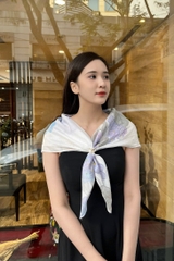 KHĂN LỤA TƠ TẰM VẼ TAY VUÔNG – VẼ HOA CẨM TÚ CẦU - QUÀ TẶNG VĂN HÓA VIỆT