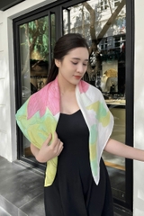 KHĂN LỤA TƠ TẰM VẼ TAY VUÔNG – VẼ HOA SEN HỒNG NỀN TRẮNG - QUÀ TẶNG VĂN HÓA VIỆT