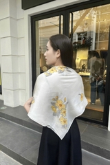 KHĂN LỤA TƠ TẰM VẼ TAY VUÔNG – VẼ CÀNH MAI - QUÀ TẶNG VĂN HÓA VIỆT