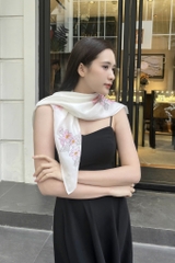 KHĂN LỤA TƠ TẰM VẼ TAY VUÔNG – VẼ HOA ĐÀO RƠI - QUÀ TẶNG VĂN HÓA VIỆT