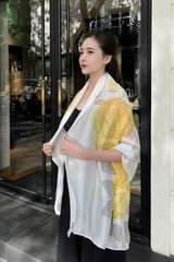 Khăn Lụa Tơ Tằm Vẽ Tay Hoa Hồng Vàng Kiêu Sa