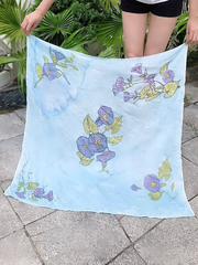 KHĂN LỤA TƠ TẰM VẼ TAY VUÔNG – VẼ HOA MUỐNG BIỂN - QUÀ TẶNG VĂN HÓA VIỆT