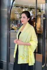 Khăn Lụa Tơ Tằm Vẽ Tay Hoa Leo Vàng – Quà Tặng Văn Hóa Việt Nam Cao Cấp