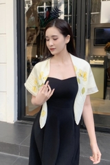 KHĂN LỤA TƠ TẰM VẼ TAY VUÔNG – VẼ HOA LEO VÀNG - QUÀ TẶNG VĂN HÓA VIỆT