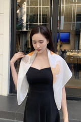 KHĂN LỤA TƠ TẰM VẼ TAY VUÔNG – VẼ HOA HỒNG VÀNG - QUÀ TẶNG VĂN HÓA VIỆT