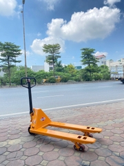 Xe nâng tay thấp kawasaki 3 tấn hẹp 550x1150