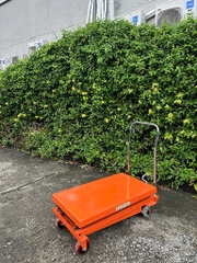 Xe nâng bàn cam 500kg cao 1.5 mét