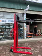 Xe nâng tay cao  2T- 2M