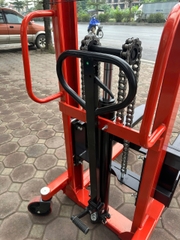 Xe nâng tay cao  2T- 1.6M  có phanh (đỏ) Niuli