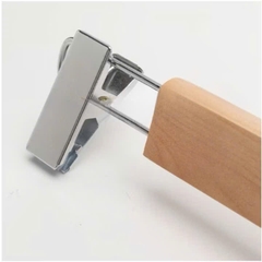 Kẹp Quần Gỗ Vàng Cao Cấp - Kẹp Inox Bóng
