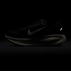 Giày chạy bộ Nike Vomero 18 Wide Nam - IF0514-002