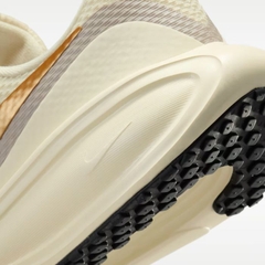 Giày chạy bộ Nike REVOLUTION 8 Nữ - HJ8485-201