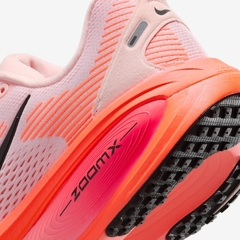 Giày chạy bộ Nike VOMERO 18 Nữ HM6804-600