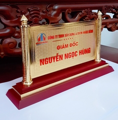 Biển Chức Danh Gỗ Đồng 2 Cột Mạ Vàng