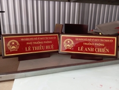 Biển Chức Danh Tam Giác Đổ Keo Gỗ Đồng 01 Mặt 12x29cm