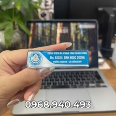 Thẻ tên đeo ngực