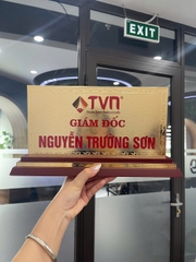 Biển Chức Danh Tam Cấp Mặt Đồng 2mm Mạ Vàng