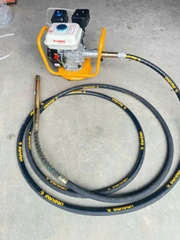 Máy đầm dùi chạy xăng Toboki T6.5HP