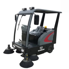 Xe quét rác công nghiệp ngồi lái Kumisai KMS-1800E