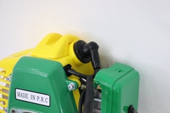Máy cắt cỏ Oshima VX260 0.7KW Vàng-xanh 2 thì (rời, xoay)
