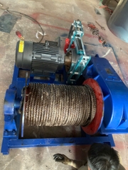 Tời kéo mặt đất SANKYSU JM3 3 tấn 200m