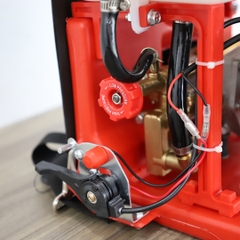 Máy phun thuốc trừ sâu, côn trùng động cơ Oshima 767 700W Đỏ 2 thì (bơm vuông đồng)