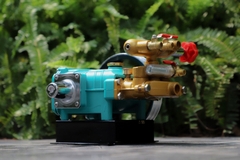 Máy phun thuốc trừ sâu bảo vệ thực vật (không động cơ) Con Ong Vàng COV22AX 1.0HP Xanh mờ (hoạt động bằng sức kéo động cơ)
