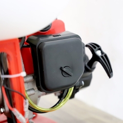 Máy phun thuốc trừ sâu, côn trùng động cơ Oshima 767 700W Đỏ 2 thì (bơm vuông đồng)