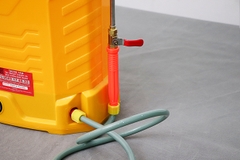 Máy phun thuốc trừ sâu, côn trùng điện Con Ong Vàng Li20-DP-2pin Vàng Pin lithium 12V8Ah-SP