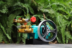 Máy phun thuốc trừ sâu bảo vệ thực vật (không động cơ) Con Ong Vàng COV30AX 2.0HP Xanh mờ (hoạt động bằng sức kéo động cơ)