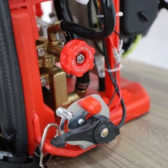 Máy phun thuốc trừ sâu, côn trùng động cơ Oshima 768 700W Đỏ 2 thì (bơm vuông đồng)
