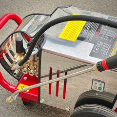 Máy rửa xe công nghiệp 3.0Kw DDEKO DK-X30 xe đẩy