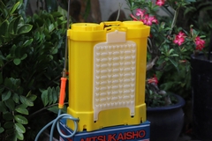 Máy phun thuốc trừ sâu, côn trùng điện Mitsukaisho 20D Vàng Bình ắc qui 12V8Ah