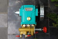 Máy phun thuốc trừ sâu bảo vệ thực vật (không động cơ) Con Ong Vàng COV26AX 1.0HP Xanh mờ (hoạt động bằng sức kéo động cơ)
