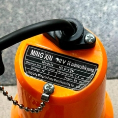 MÁY BƠM CHÌM NHỰA ẮC QUY LOẠI 80W-12V CÁNH BƠM PPO LƯU LƯỢNG 1.5M3/H CHẠY ÊM NHỎ GỌN TIỆN DỤNG