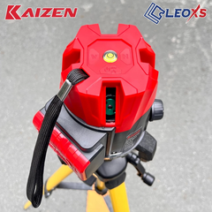 MÁY CÂN BẰNG LASER KAIZEN MÁY BẮN CỐT 5 TIA XANH LÁ KLZ-0511 CÓ REMOTE CHỈNH TIA ĐẬM NHẠT PHẠM VI LÀM VIỆC 50 ĐẾN 100M SAI SỐ ± 1MM PHẠM VI 7M CHỐNG VA ĐẬP CHỐNG NƯỚC IPX54