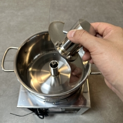 MÁY XAY KHÔ ĐA NĂNG 900W XAY GIỀNG XẢ TỎI ỚT NỒI 20CM ĐÁY BẰNG KHUNG INOX – NỒI THÁO RỜI DAO THẢ 2 CÁNH