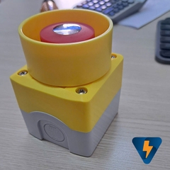 Hộp nút nhấn Stop có vòng tròn bảo vệ