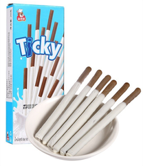 TICKY XANH BANH QUY CACAO PHU KEM SUA 18G