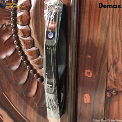 Thiết kế tinh tế, tay cầm chắc chắn, phù hợp với nhiều kiểu cửa gỗ cao cấp