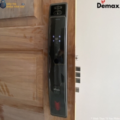 Sản phẩm tích hợp các phương thức mở khóa đa dạng: vân tay, mật khẩu, thẻ từ và chìa cơ dự phòng