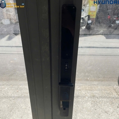 Khóa vân tay Hyundai HY-SLS005F thiết kế hiện đại, màu đen